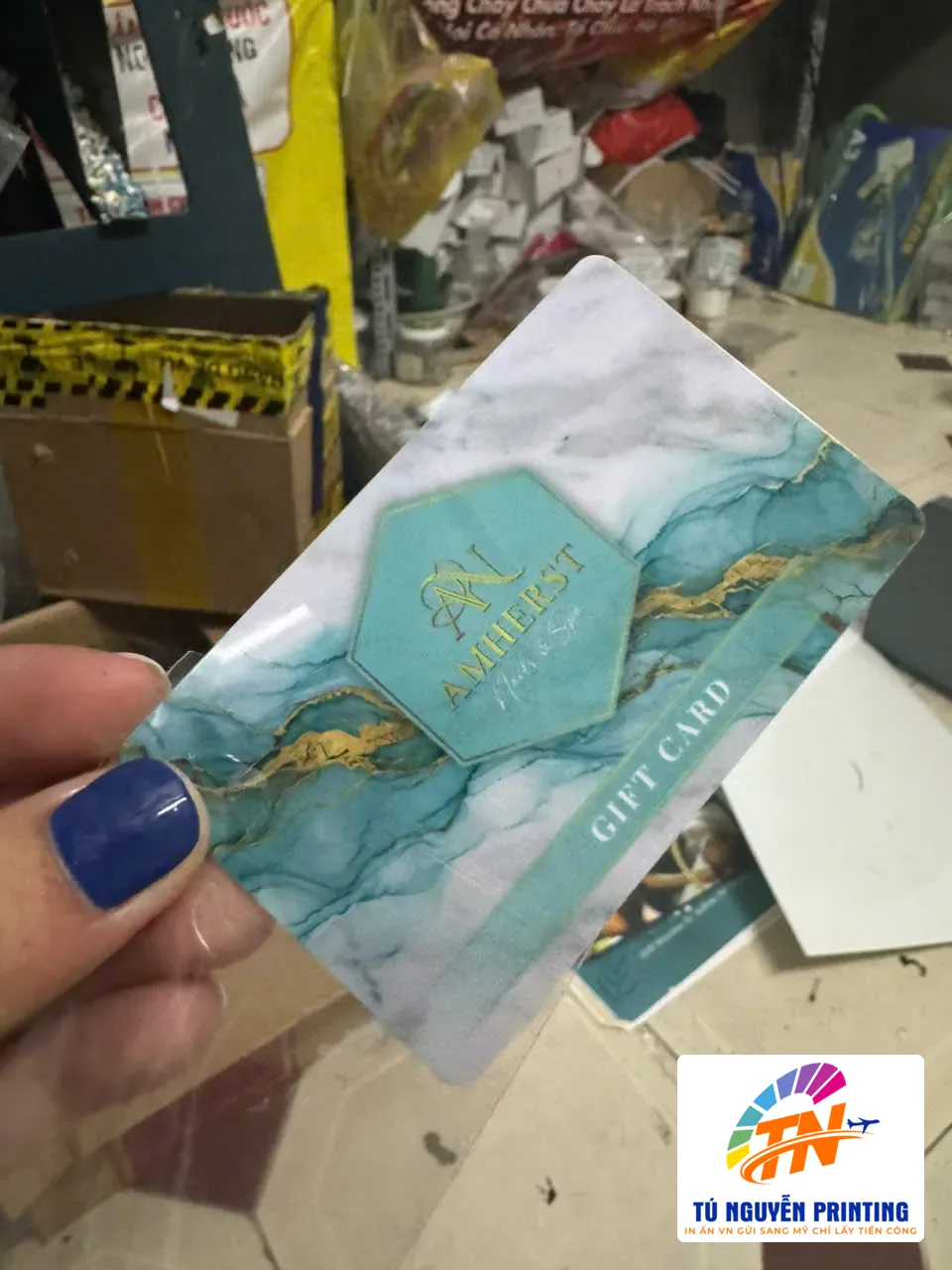 Gift card nhựa vân marble ép kim cho tiệm nail